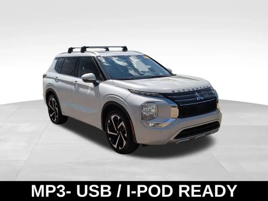2022 Mitsubishi Outlander SEL photo 1