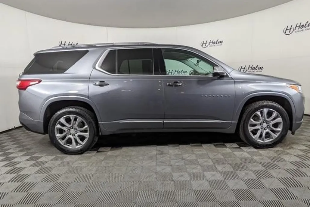 2020 Chevrolet Traverse Premier photo 1