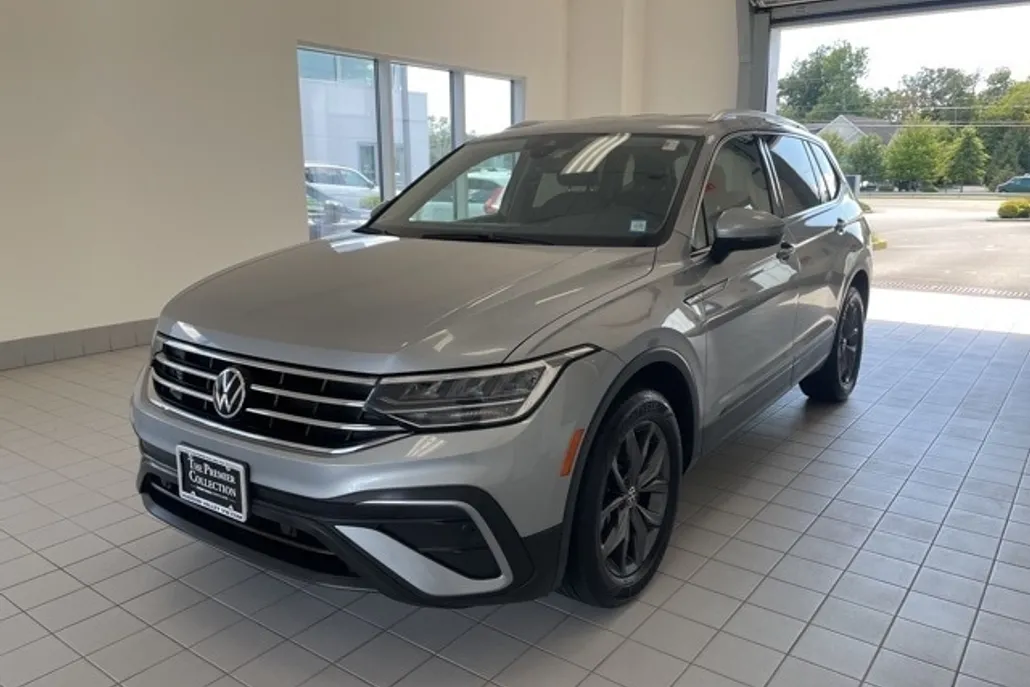 2022 Volkswagen Tiguan SE photo 1