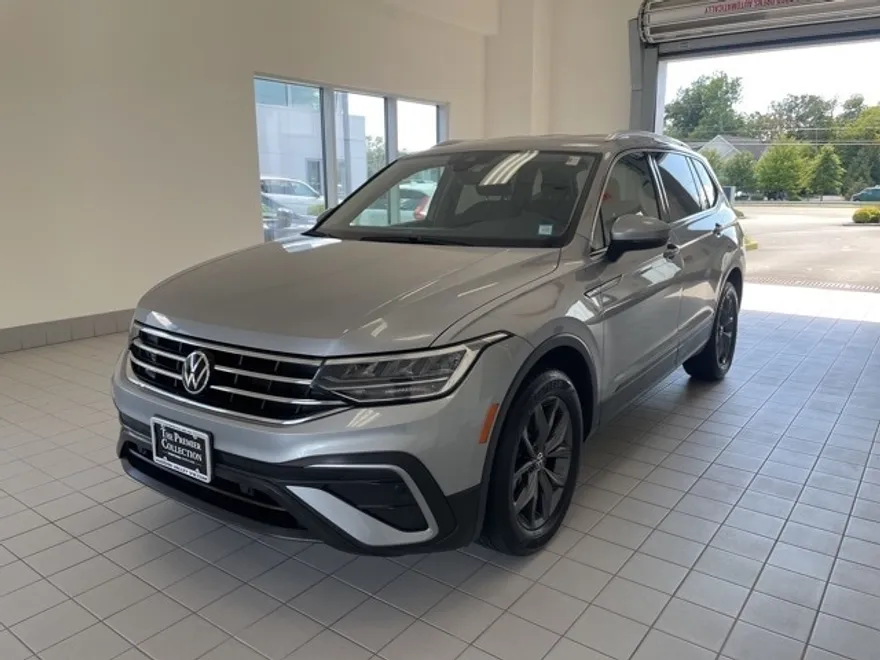 2022 Volkswagen Tiguan SE photo 1