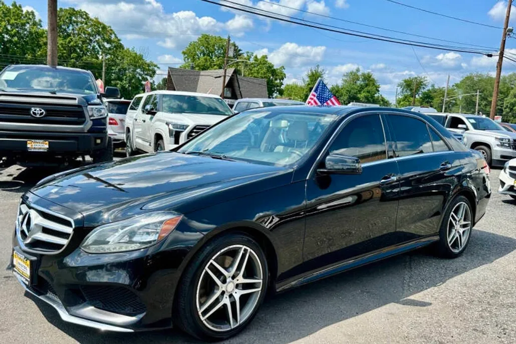 2014 Mercedes Benz E 350 Sport 4MATIC photo 1