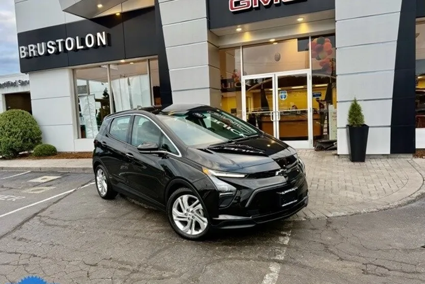 2023 Chevrolet Bolt EV 1LT photo 1