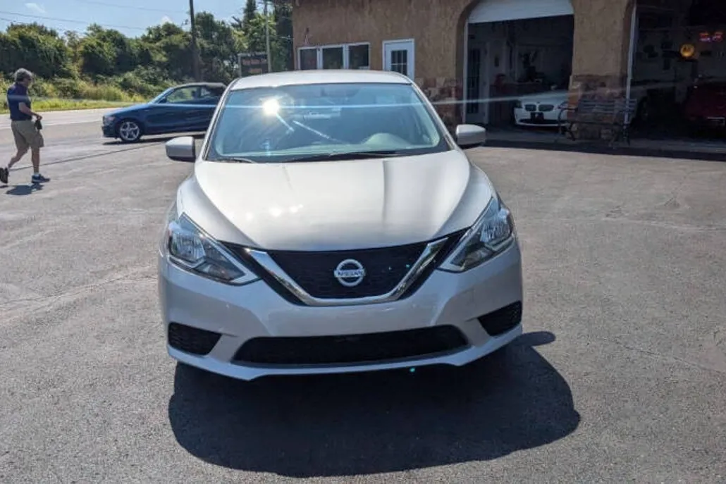 2017 Nissan Sentra SV photo 1