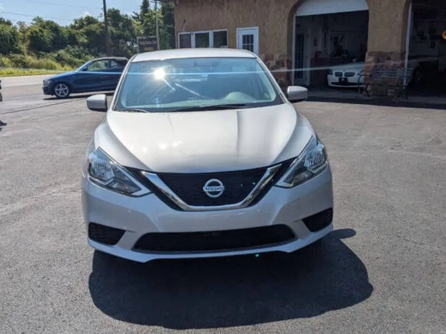 2017 Nissan Sentra SV photo 1