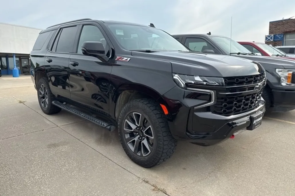 2023 Chevrolet Tahoe Z71 photo 1