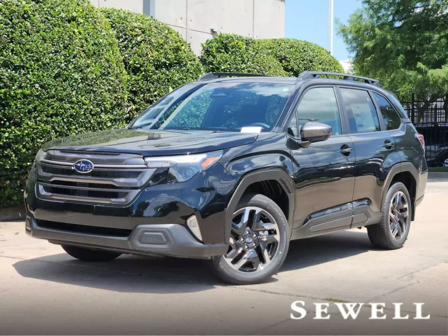 2025 Subaru Forester Premium photo 1