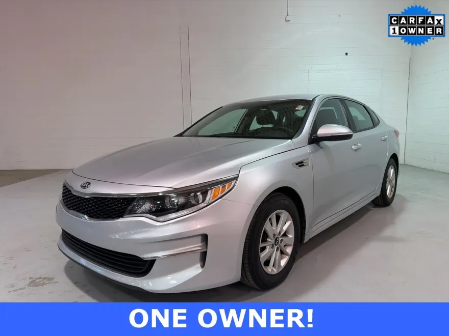 2017 Kia Optima LX photo 1