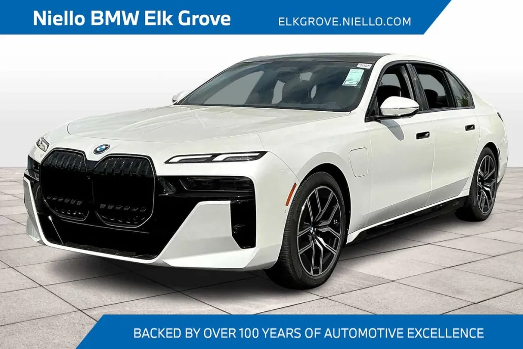 2026 Bmw 750e photo 1