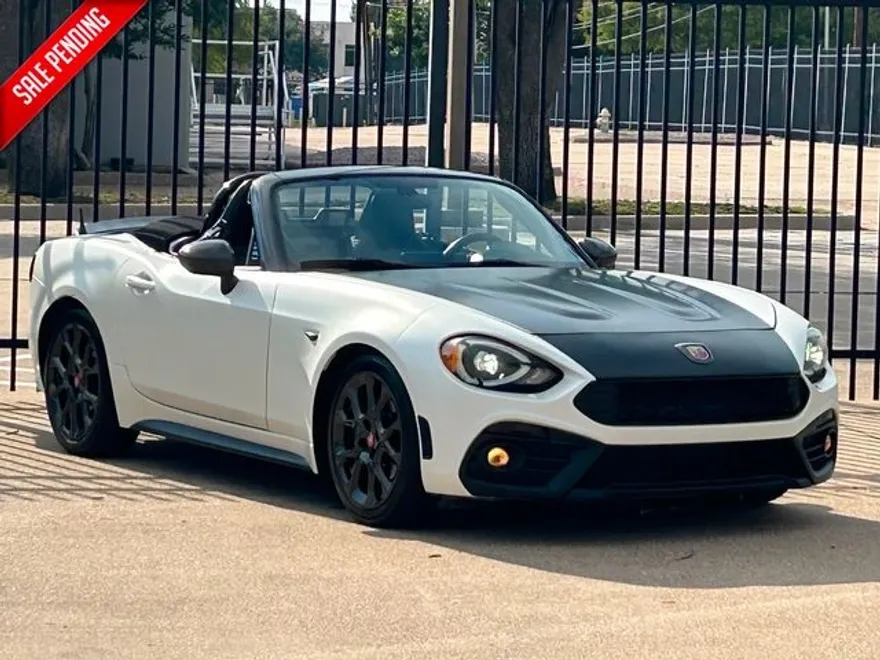 2018 Fiat 124 Spider Abarth photo 1