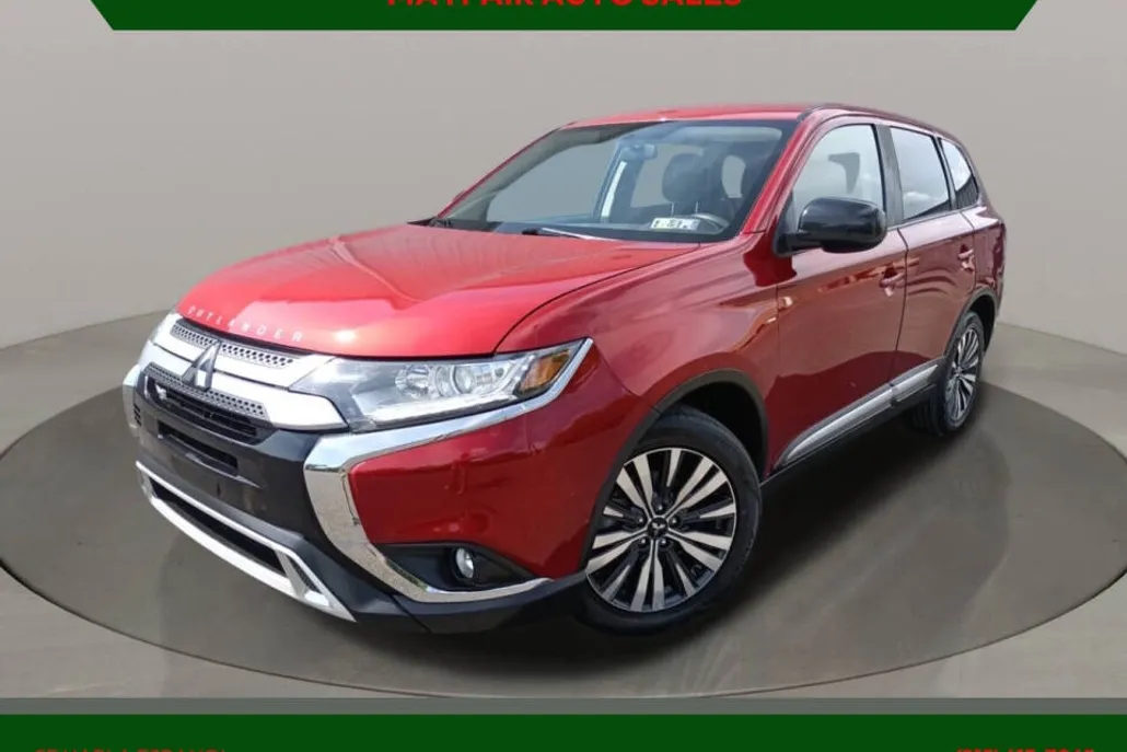 2020 Mitsubishi Outlander ES photo 1