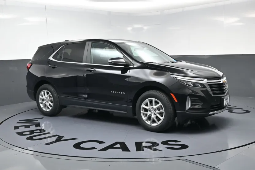 2022 Chevrolet Equinox LT photo 1