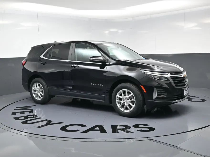 2022 Chevrolet Equinox LT photo 1