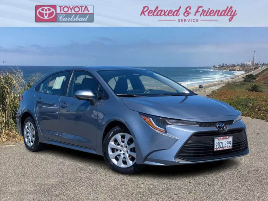 2023 Toyota Corolla LE photo 1