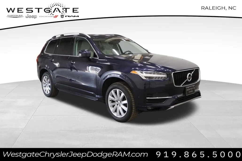 2017 Volvo XC90 T6 Momentum photo 1