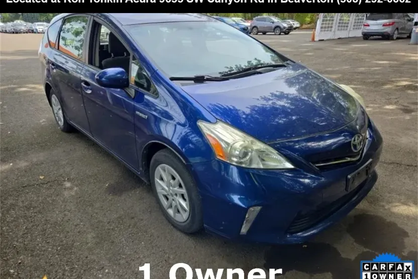 2014 Toyota Prius V Three photo 1