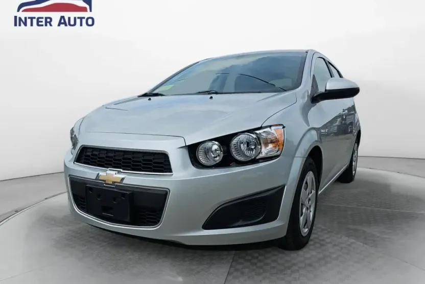 2015 Chevrolet Sonic LS photo 1