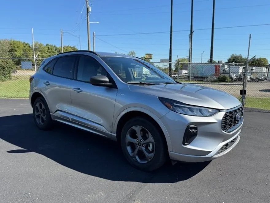 2024 Ford Escape ST-Line photo 1