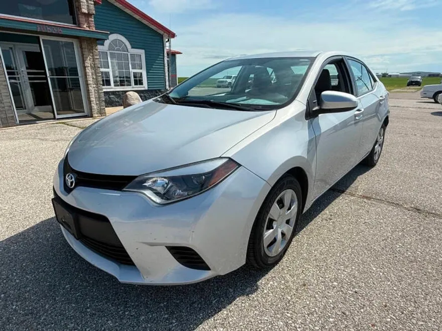 2014 Toyota Corolla LE Plus photo 1