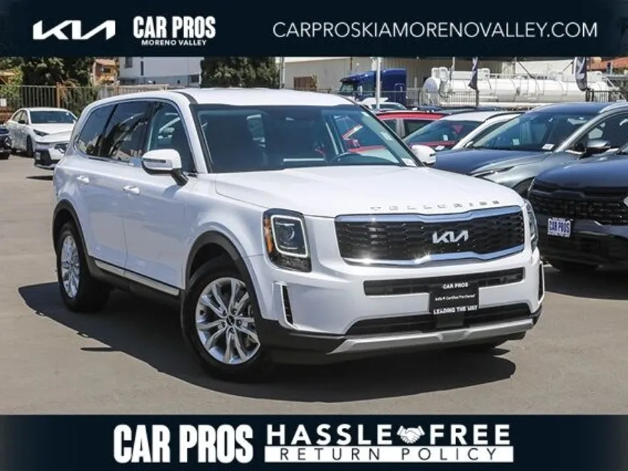 2022 Kia Telluride LX photo 1