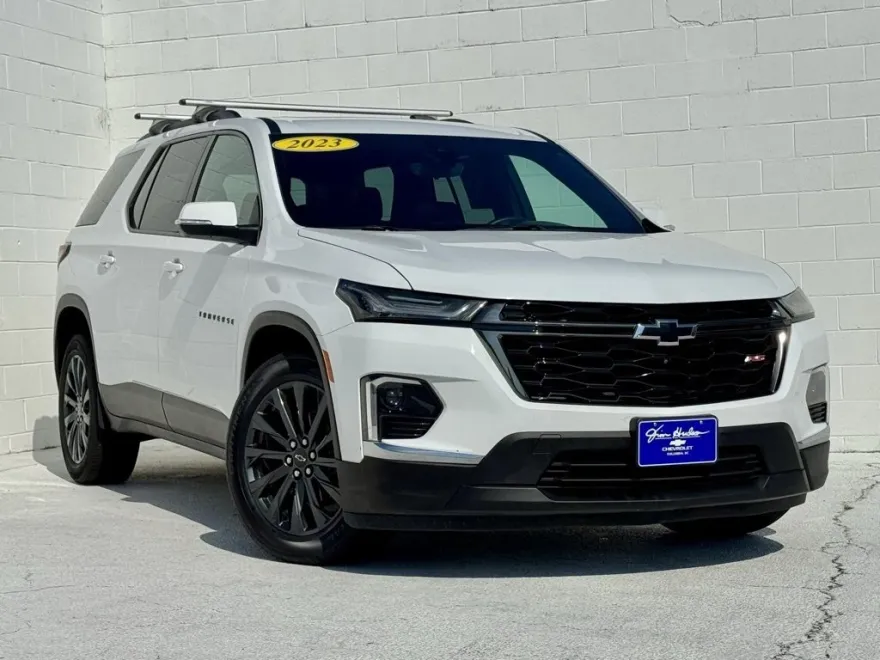 2023 Chevrolet Traverse RS photo 1
