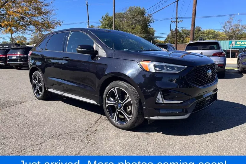 2019 Ford Edge ST photo 1