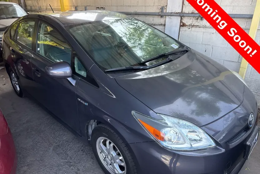 2010 Toyota Prius Two photo 1