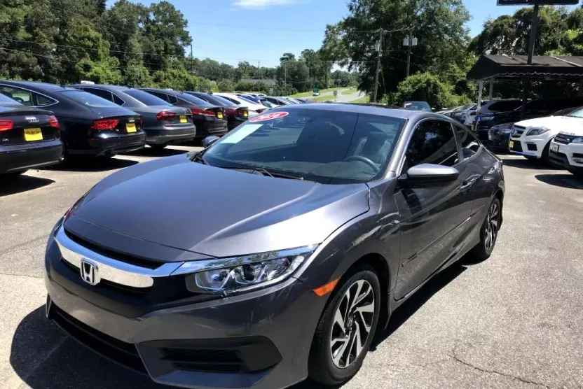2016 Honda Civic photo 1