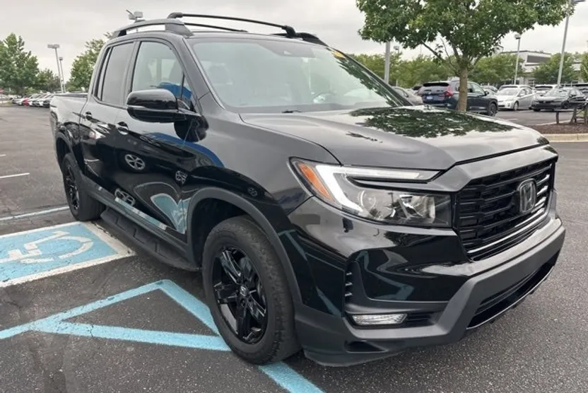 2023 Honda Ridgeline Black Edition photo 1