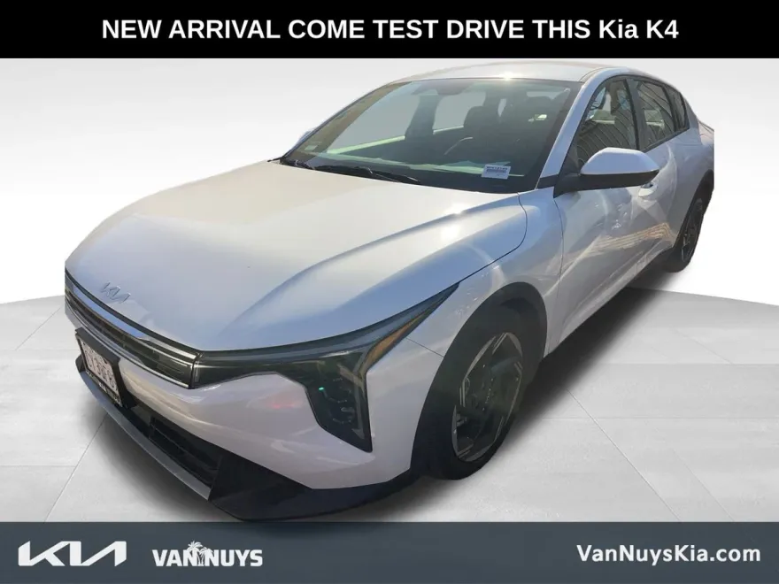 2025 Kia K4 EX photo 1