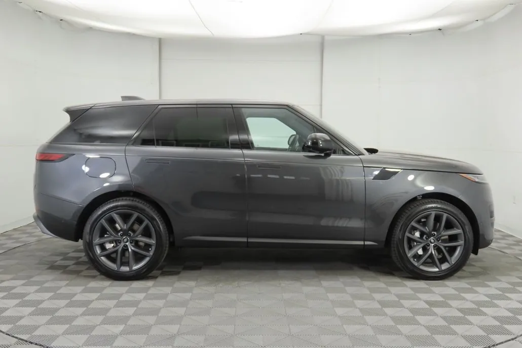 2025 Land Rover Range Rover Sport SE photo 1