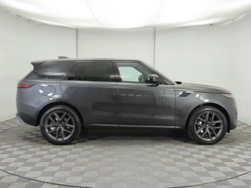 2025 Land Rover Range Rover Sport SE photo 1
