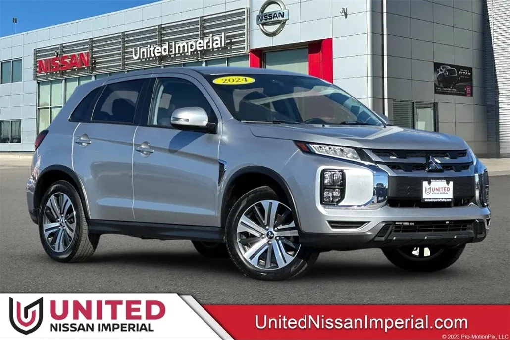 2024 Mitsubishi Outlander Sport SE photo 1