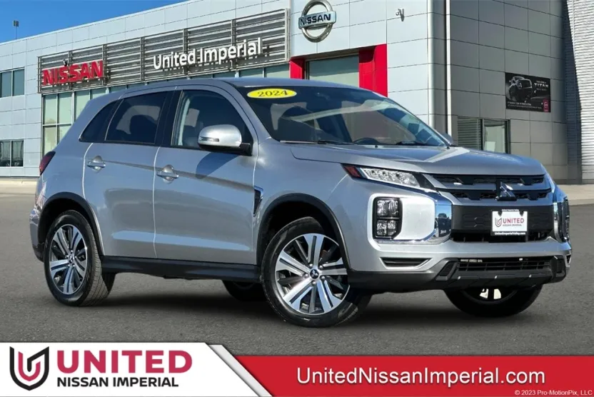 2024 Mitsubishi Outlander Sport SE photo 1