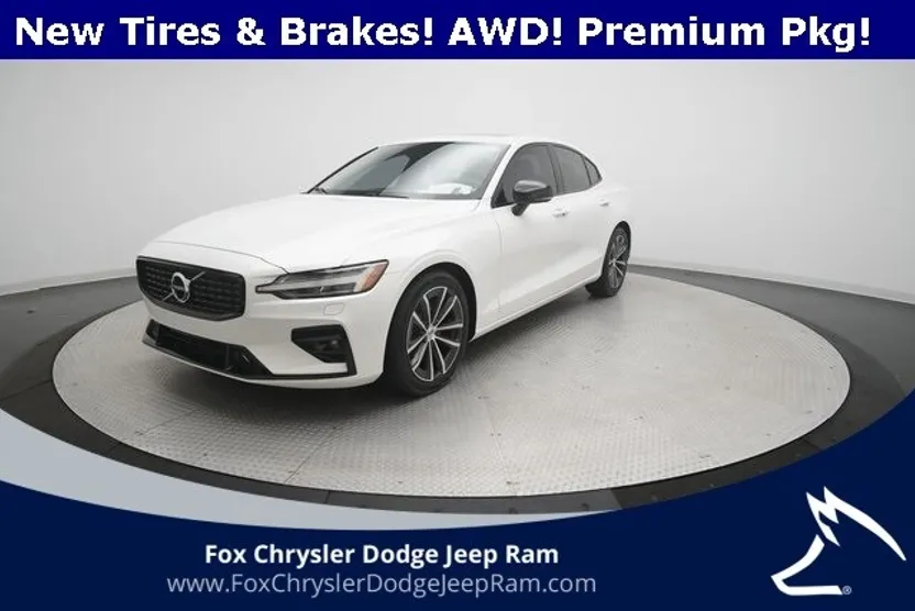 2022 Volvo S60 B5 AWD Momentum photo 1