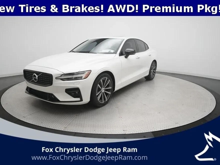 2022 Volvo S60 B5 AWD Momentum photo 1