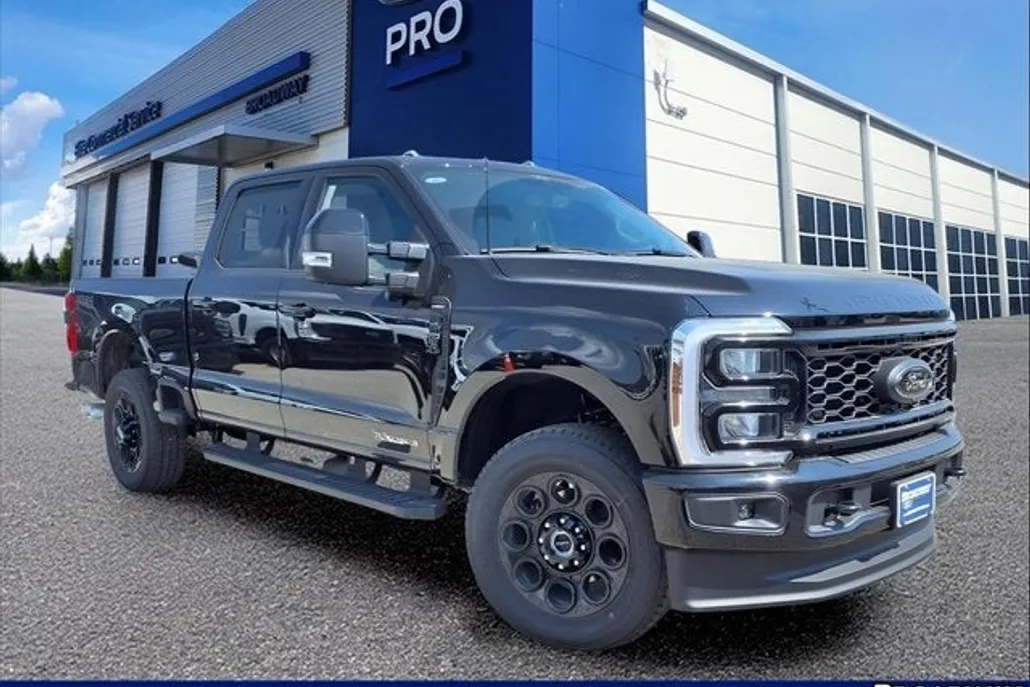 2026 Ford F-250 Lariat photo 1