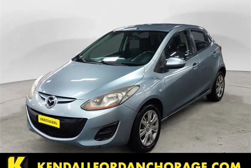 2013 Mazda Mazda2 Sport photo 1