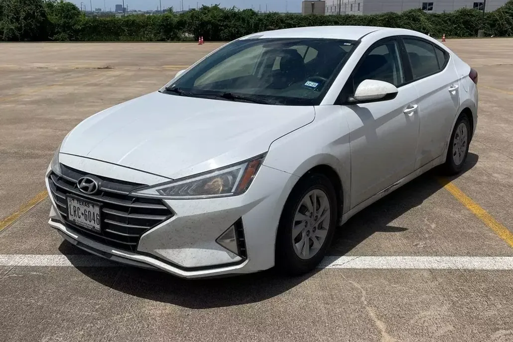2019 Hyundai Elantra SE photo 1