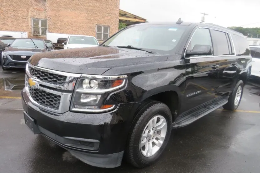 2019 Chevrolet Suburban 1500 LT photo 1