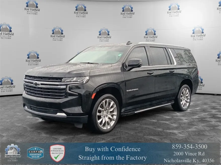2022 Chevrolet Suburban LT photo 1
