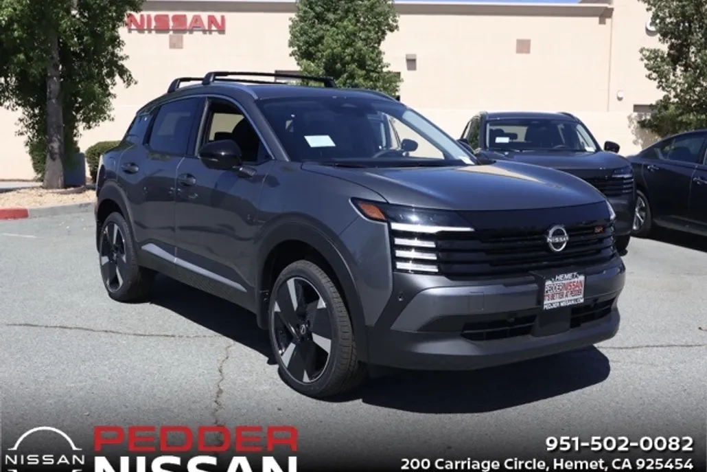 2026 Nissan Kicks SR photo 1