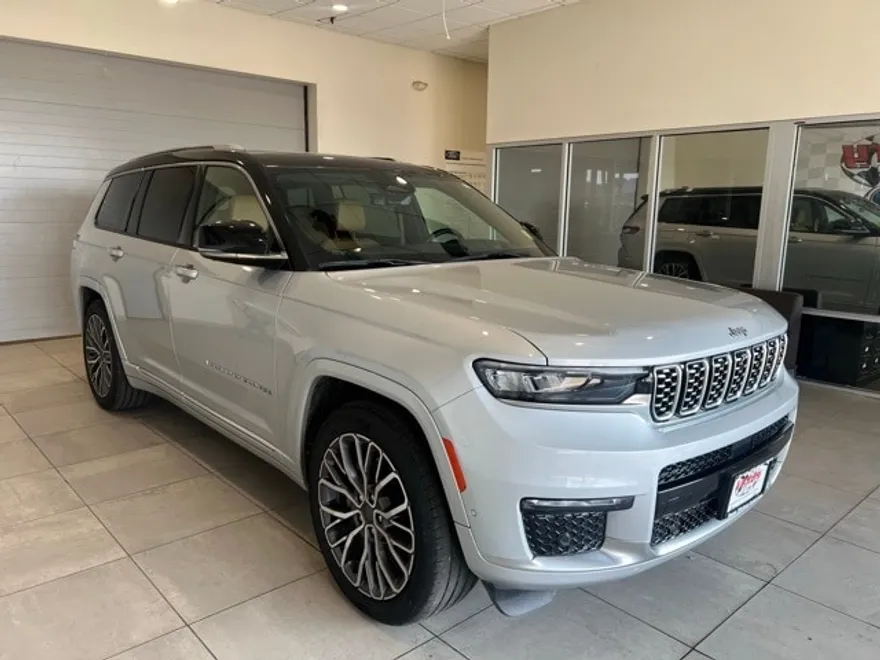 2022 Jeep Grand Cherokee L Summit photo 1
