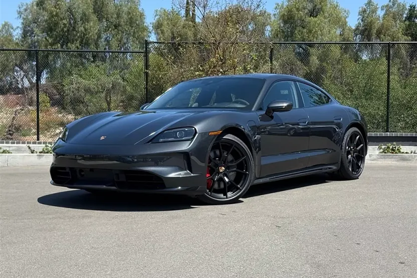 2025 Porsche Taycan GTS photo 1