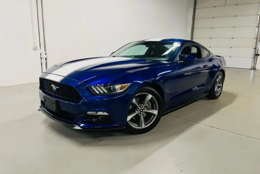 2016 Ford Mustang V6 photo 1