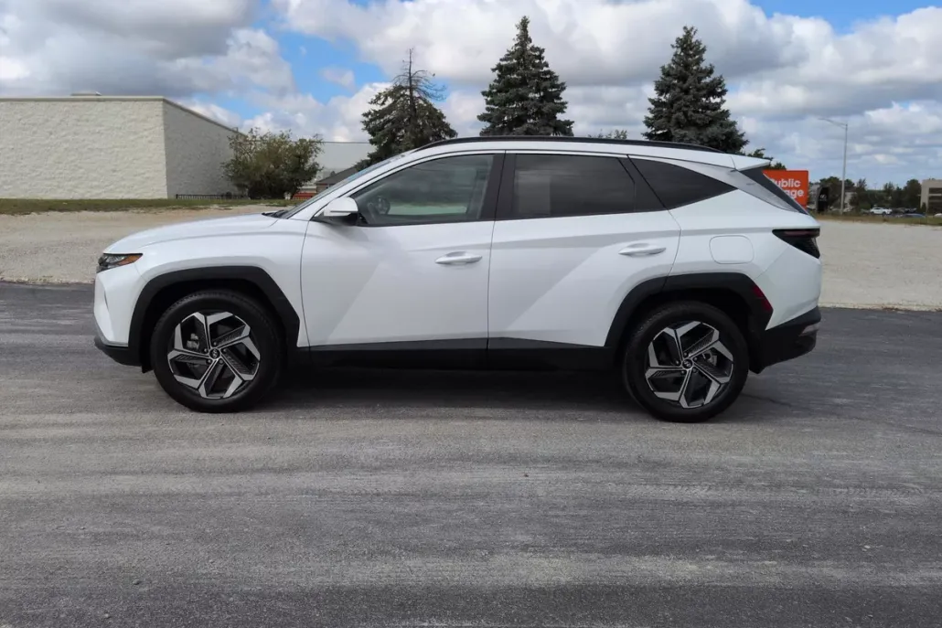 2022 Hyundai Tucson SEL photo 1