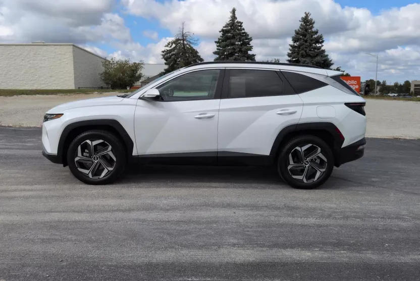 2022 Hyundai Tucson SEL photo 1