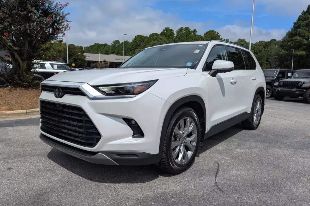 2024 Toyota Grand Highlander Limited photo 1