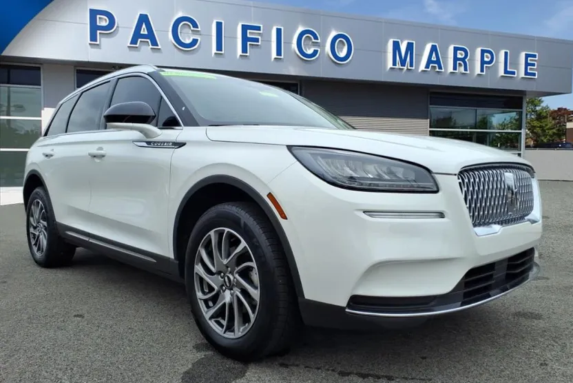 2022 Lincoln Corsair Standard photo 1