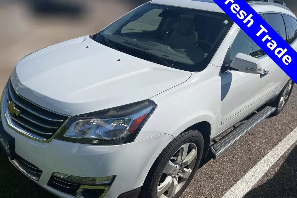 2017 Chevrolet Traverse Premier photo 1
