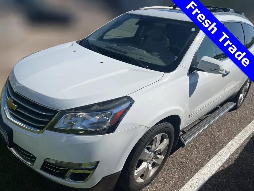 2017 Chevrolet Traverse Premier photo 1